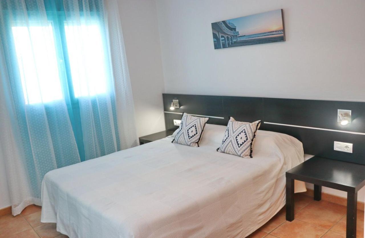 Apartamento Bateles โกนิล เด ลาฟรอนเตรา ภายนอก รูปภาพ